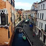 De L'osmarin Suites Affittacamere