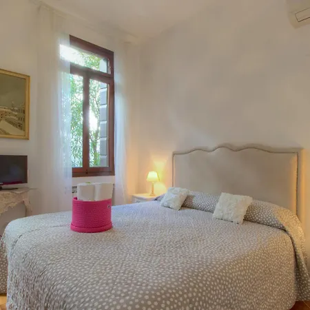 De L'osmarin Suites Гостевой дом
