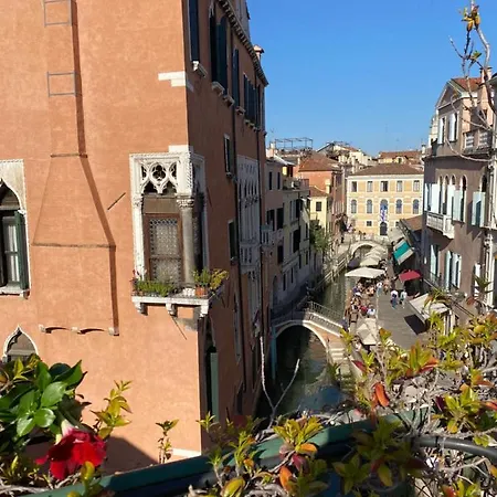 De L'osmarin Suites 3*