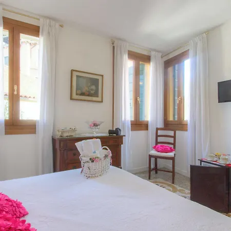 De L'osmarin Suites 3* Venetië