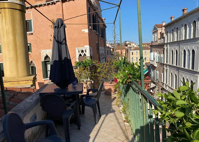 De L'osmarin Suites 3*