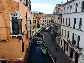 De L'osmarin Suites Gæstehus