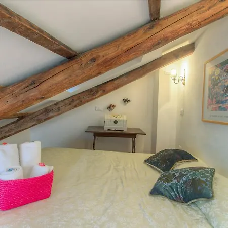 Guest house De L'osmarin Suites 3*