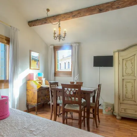 De L'osmarin Suites