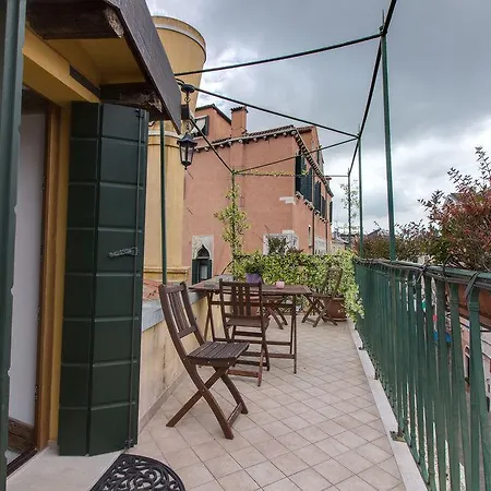 Guest house De L'osmarin Suites 3*