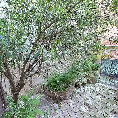 Guest house De L'osmarin Suites