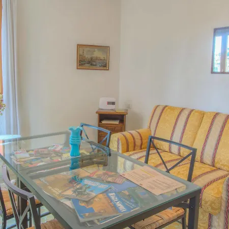 De L'osmarin Suites Pensión 3*