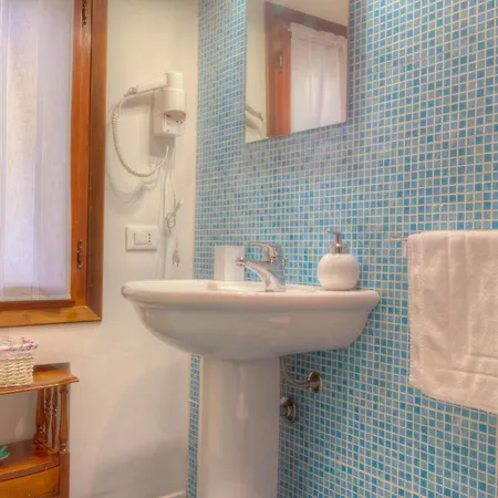 De L'osmarin Suites