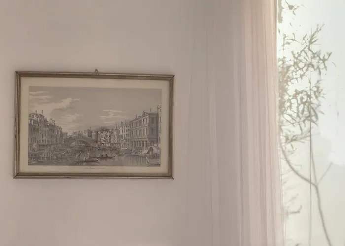 게스트하우스 De L'osmarin Suites 3*