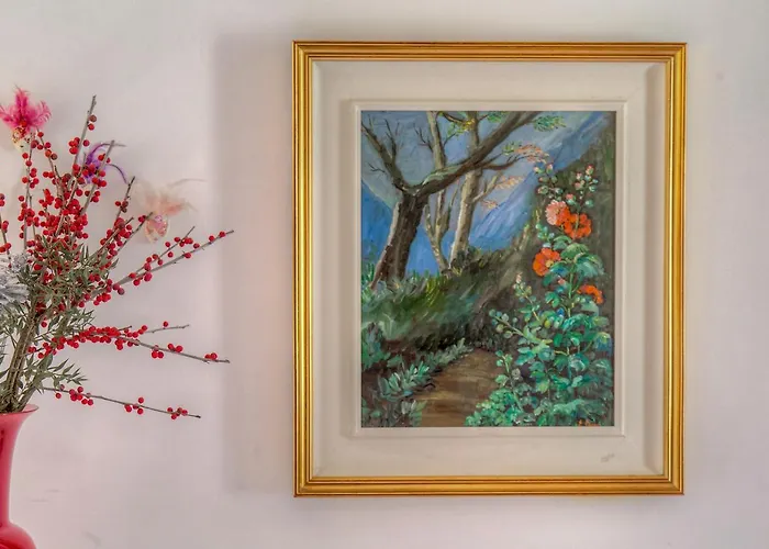 De L'osmarin Suites 게스트하우스 3*