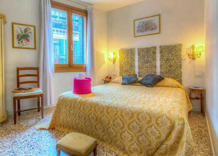 게스트하우스 De L'osmarin Suites