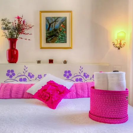 بيت ضيافة De L'osmarin Suites 3*